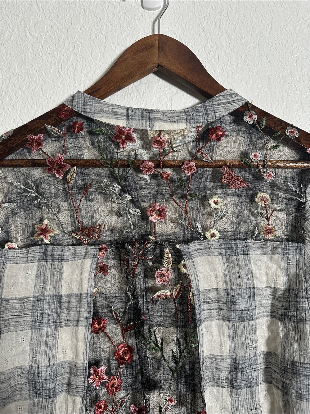 NWT Oddi Clothing Button Up Plaid Shirt with Sheer Mesh Embroidery Size M - Picture 7 of 7